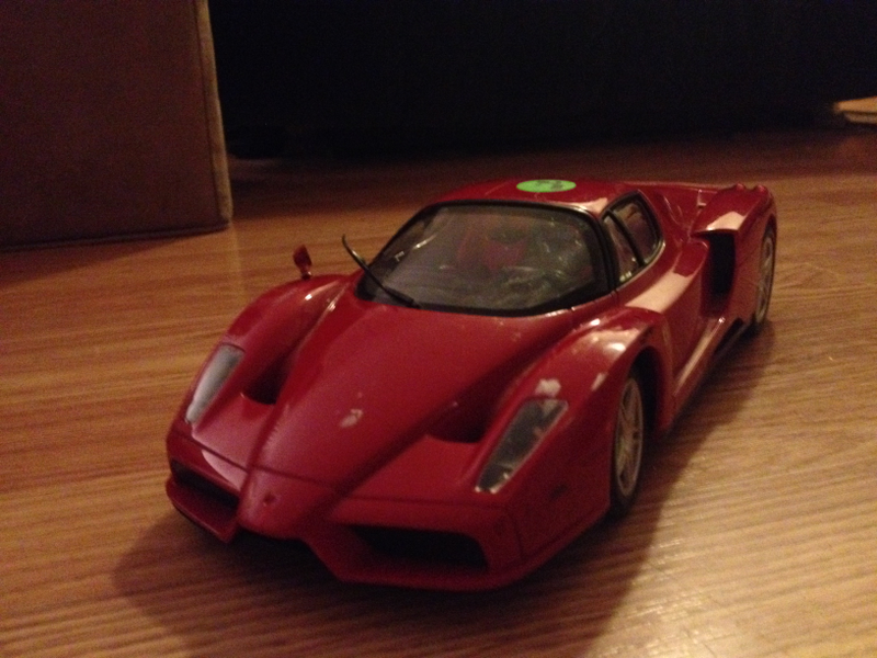 Illustration for article titled Ferrari Enzo RC Car 1:16
